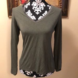 WHBM Satin vert stripe back, double ribbon trim v-neck long-sleeved comfy top
